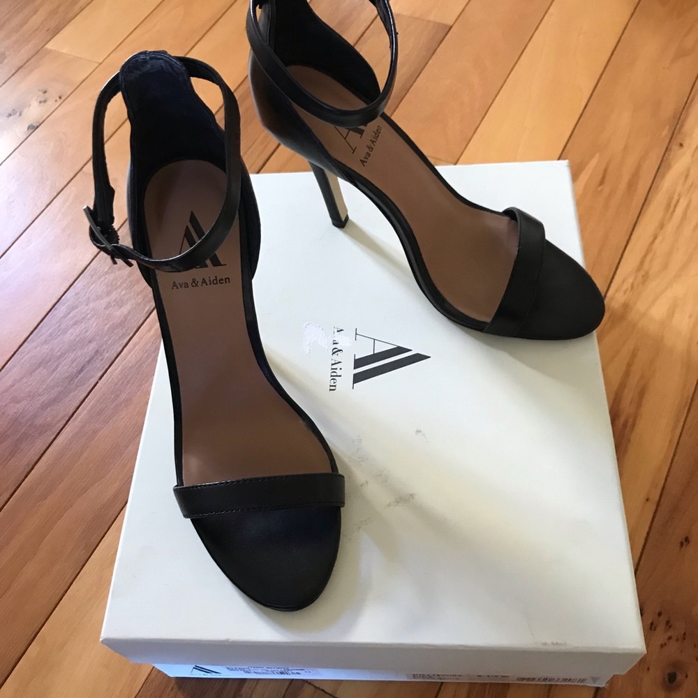 Ava & Aiden high heel sandal